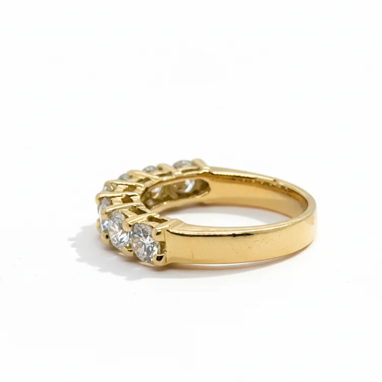 Bague Alliance en or jaune et diamants - Image 4