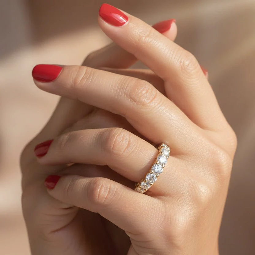Bague Alliance en or jaune et diamants - Image 8