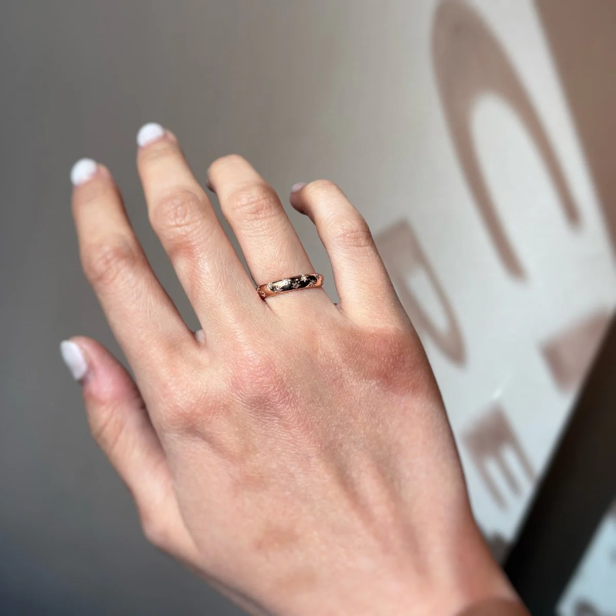 Bague Alliance en or rose et diamants - Image 2