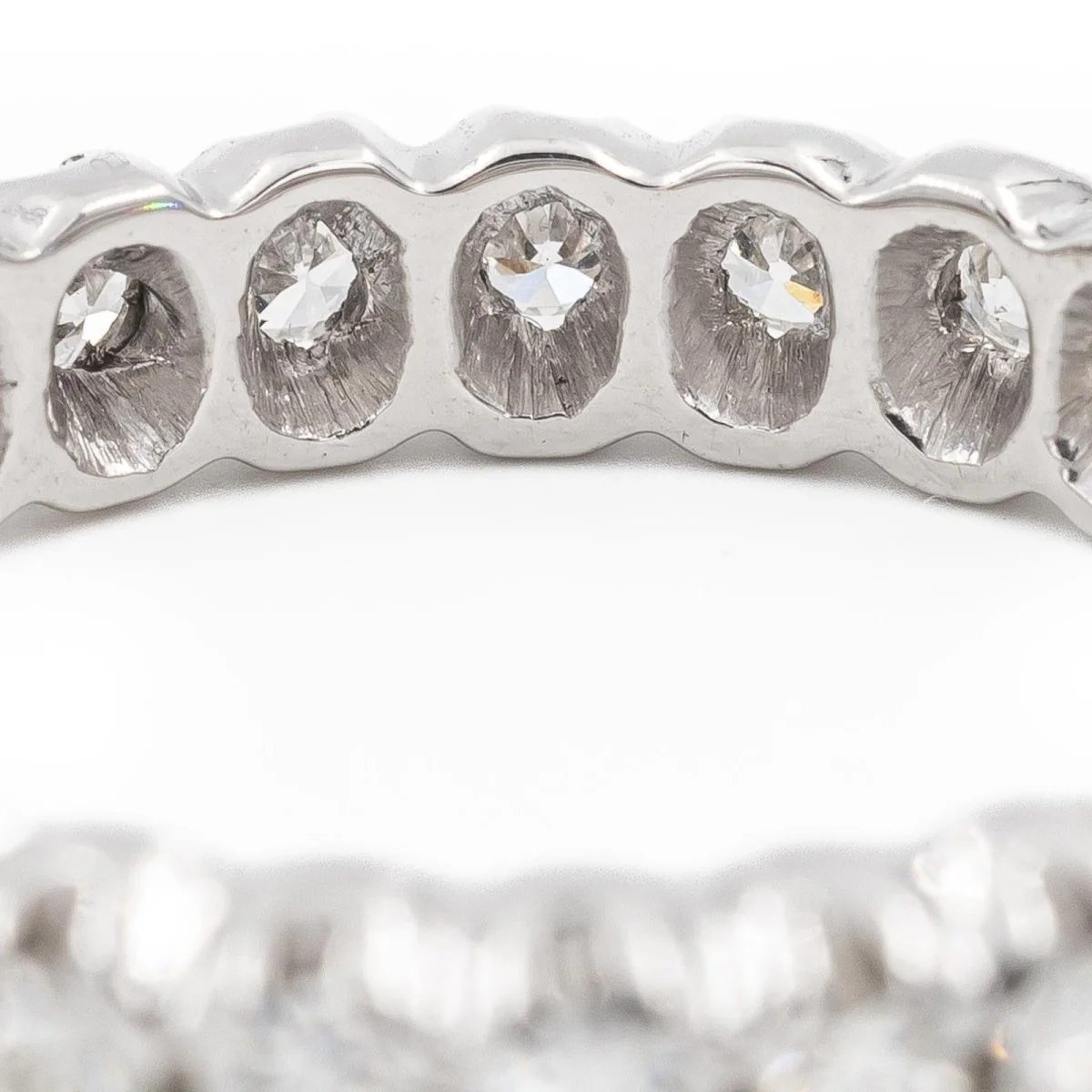 Bague Alliance en or blanc et diamants - Image 7