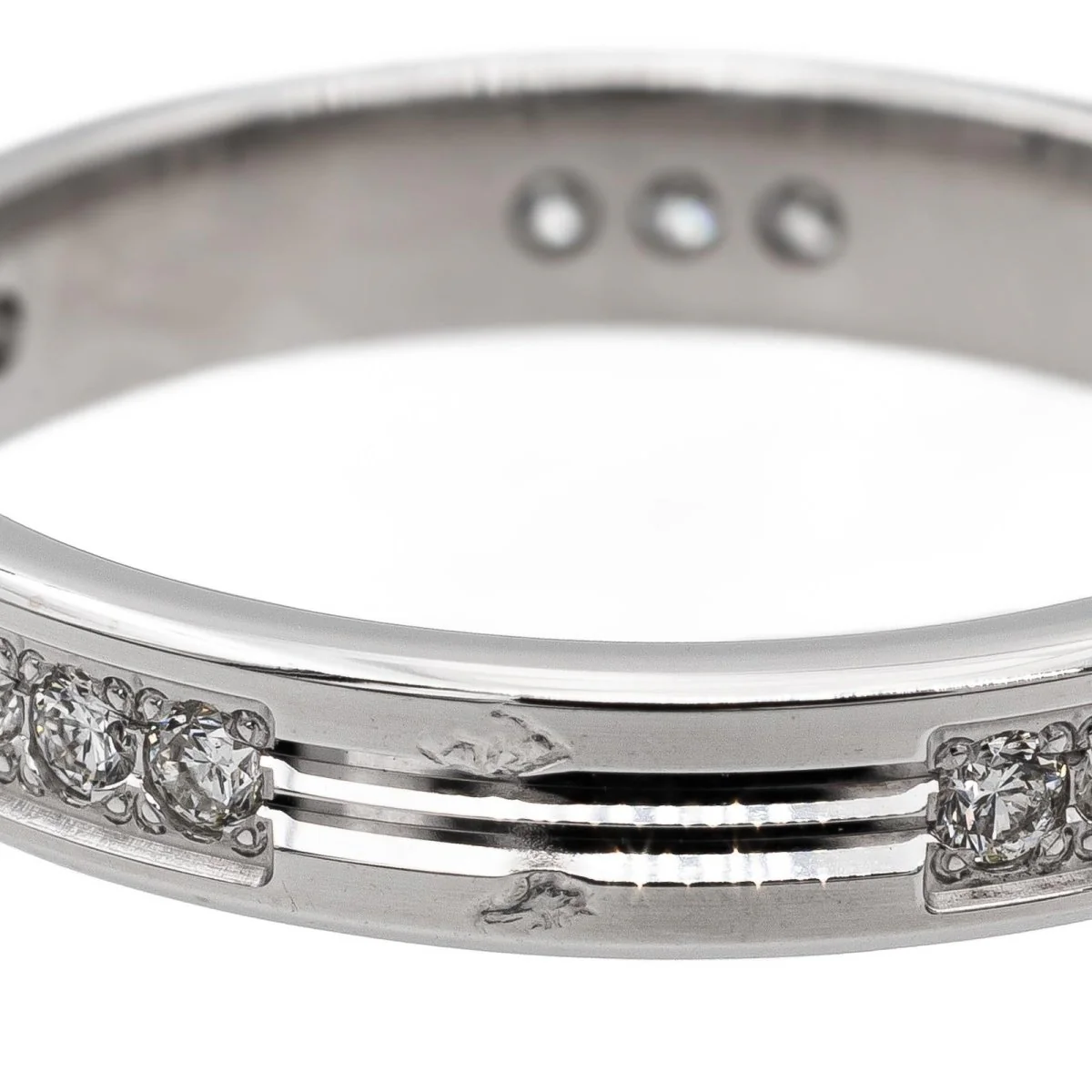 Bague Alliance en or blanc et diamants - Image 7