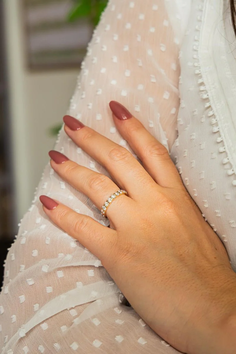 Bague Alliance en or jaune et diamants - Image 2