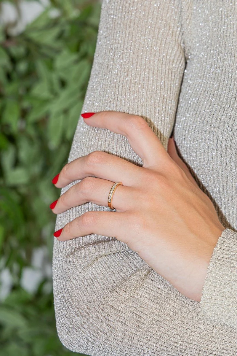 Bague Alliance en or jaune et diamants - Image 2