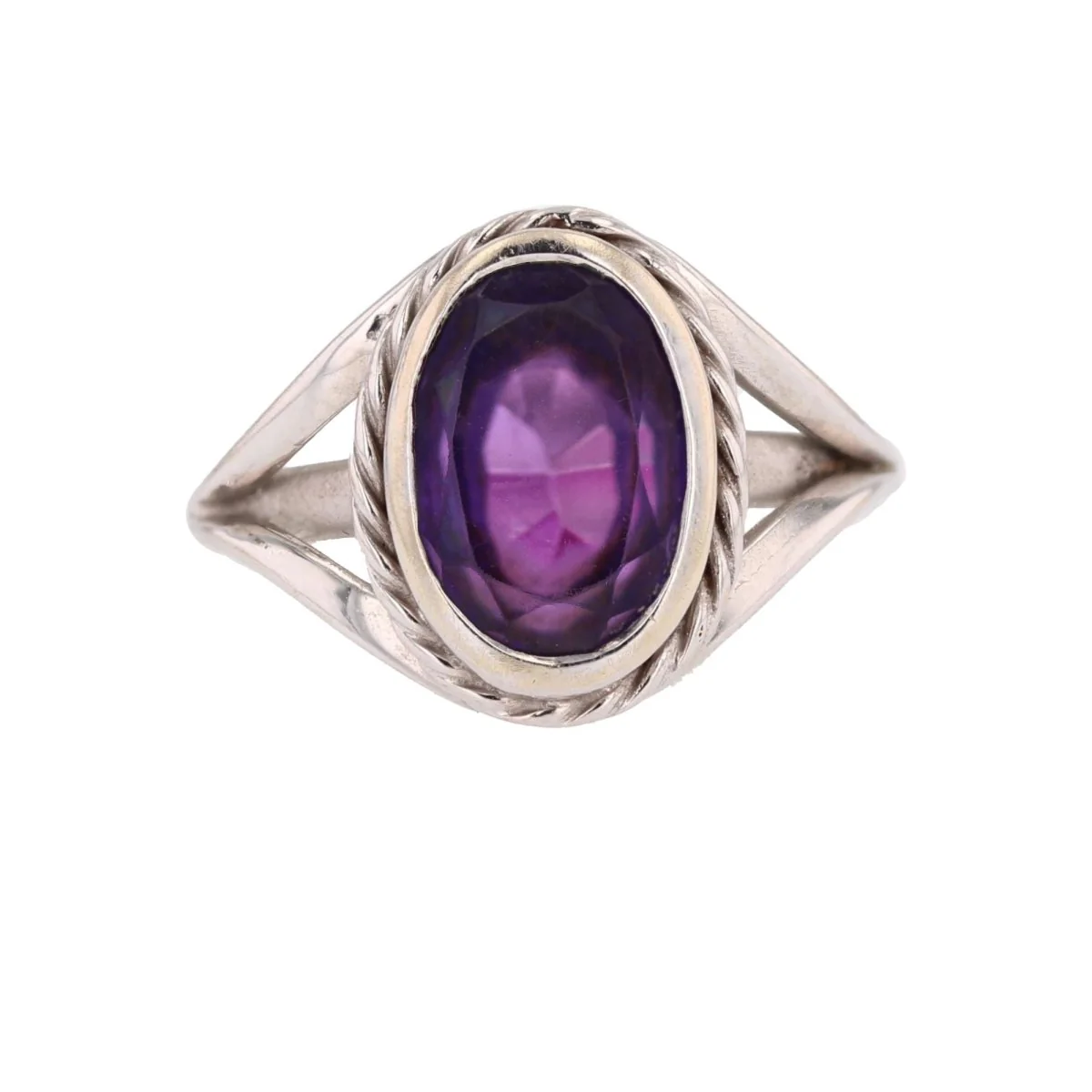 Bague Chevalière en or blanc et améthyste