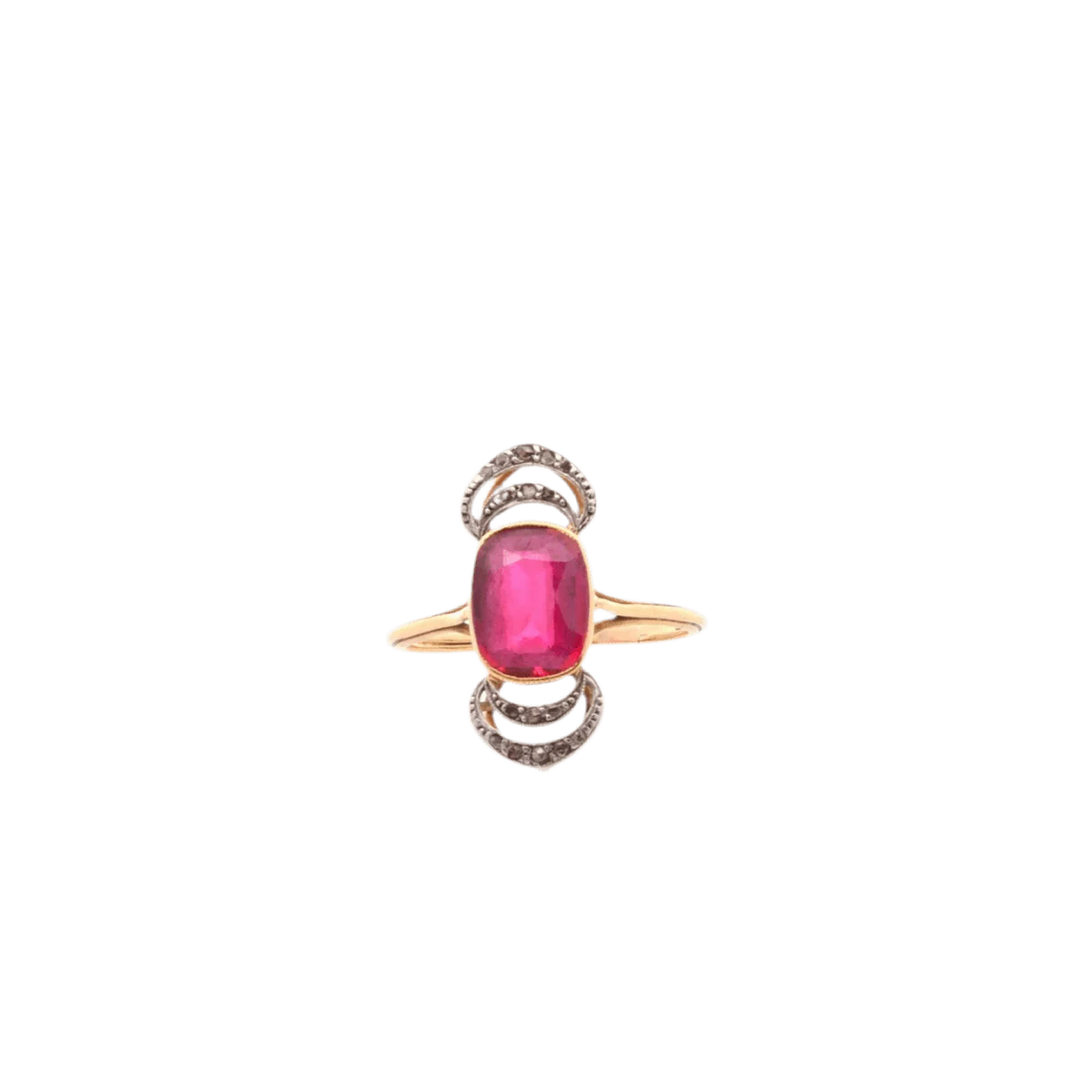 Bague en or jaune, platine, rubis et diamants