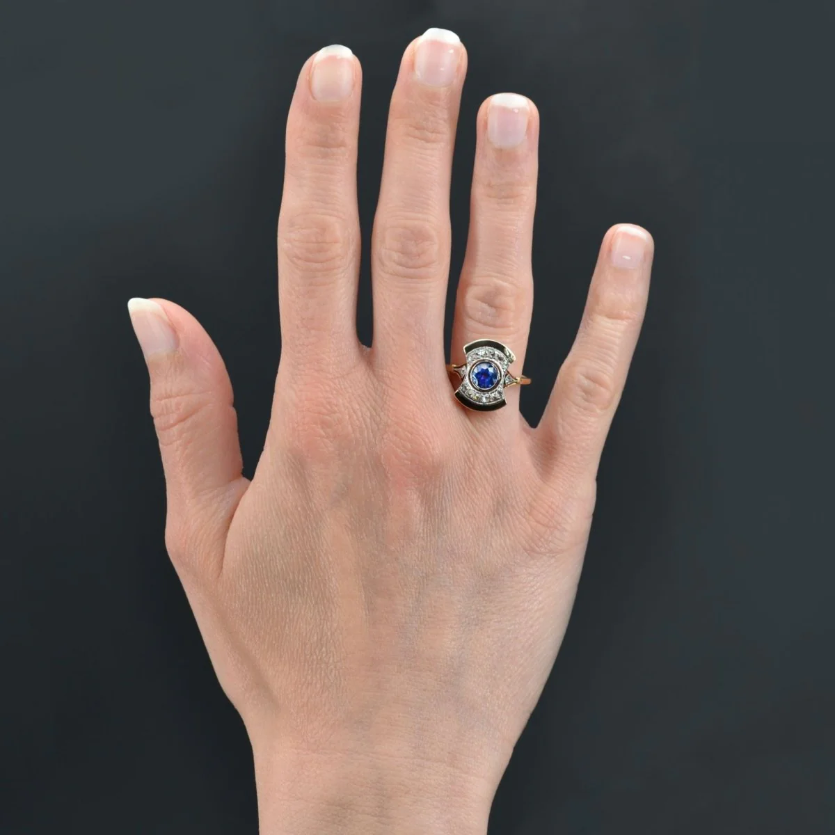 Bague en or jaune, saphir et diamants - Image 2