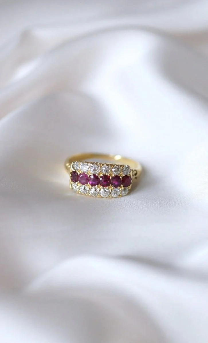 Bague bandeau ancienne rubis et diamants - Image 5
