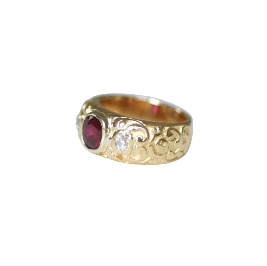 Bague Bandeau en or jaune, rubis, et diamants - Image 4