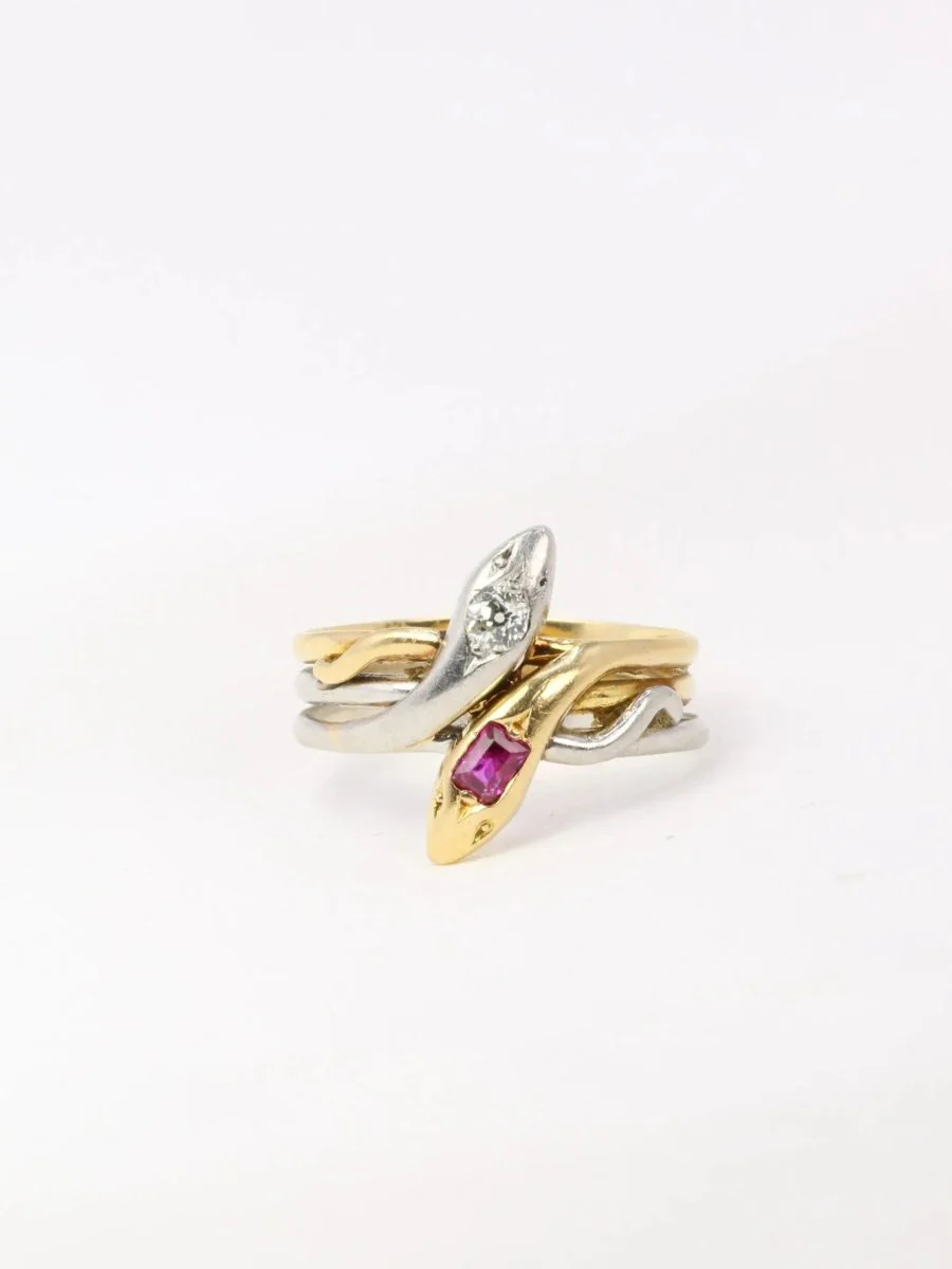 Bague ancienne deux serpents en or, diamant et rubis - XIXe siècle