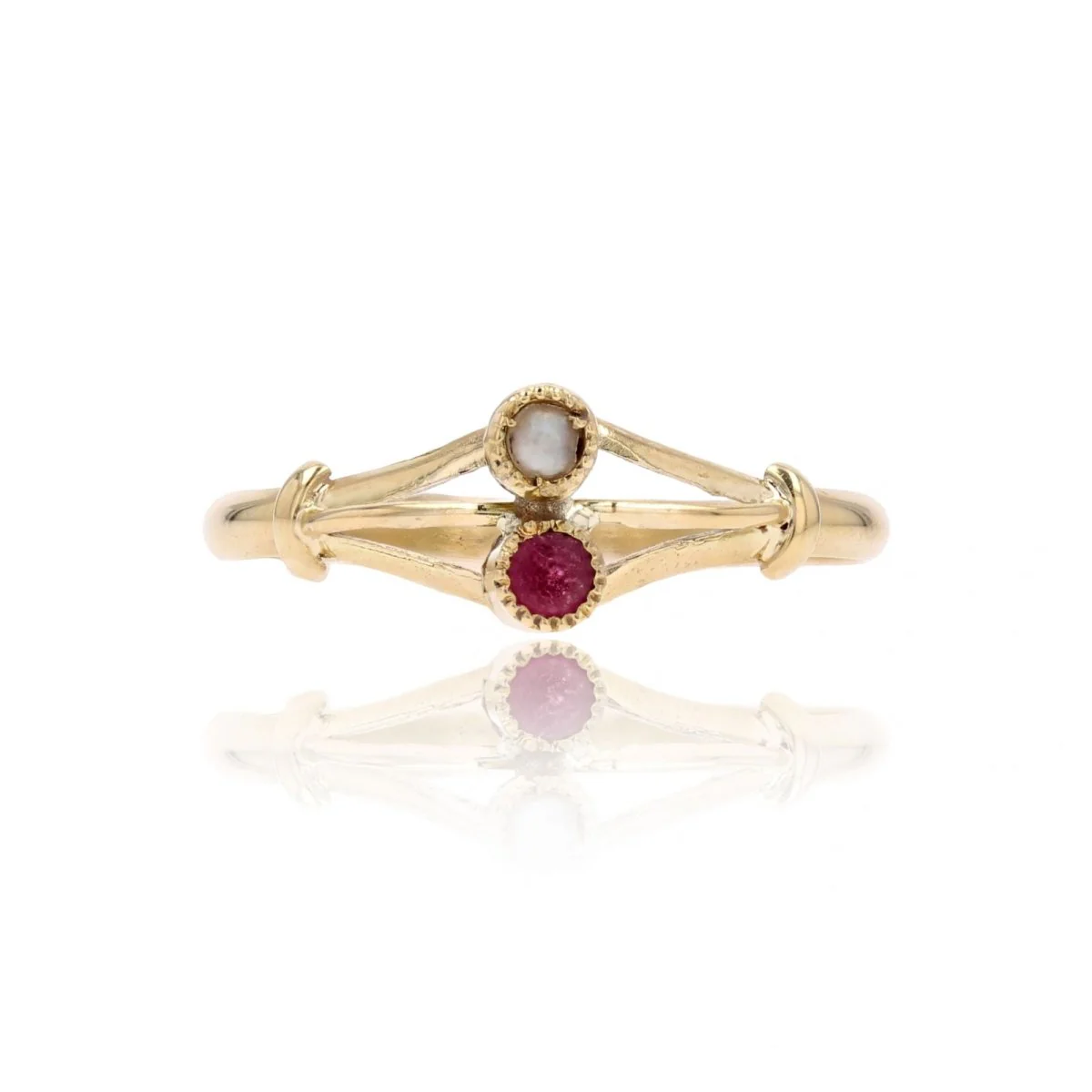 Bague Toi & Moi en or jaune, perle et grenat