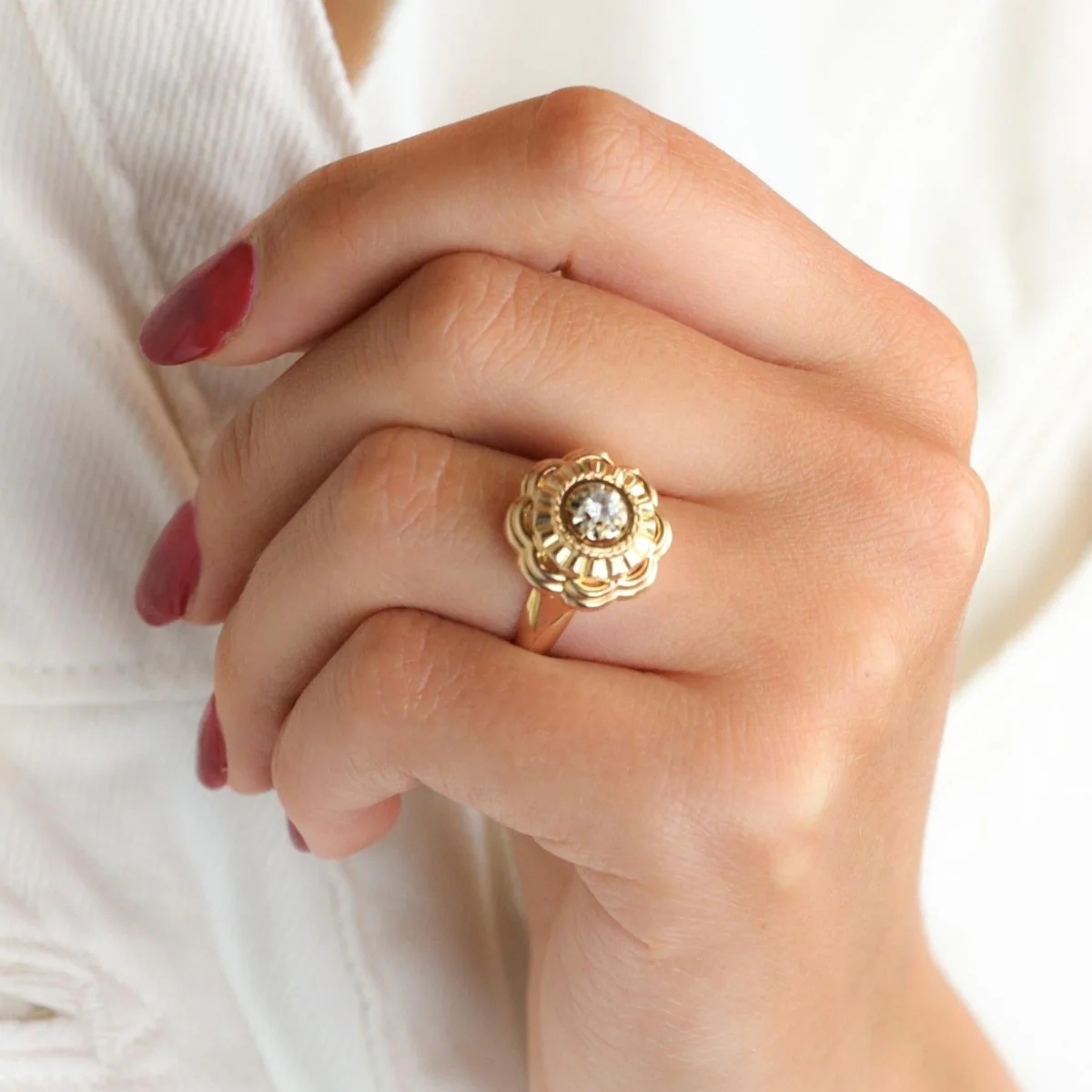Bague ancienne fleur or jaune pierre blanche - Image 2
