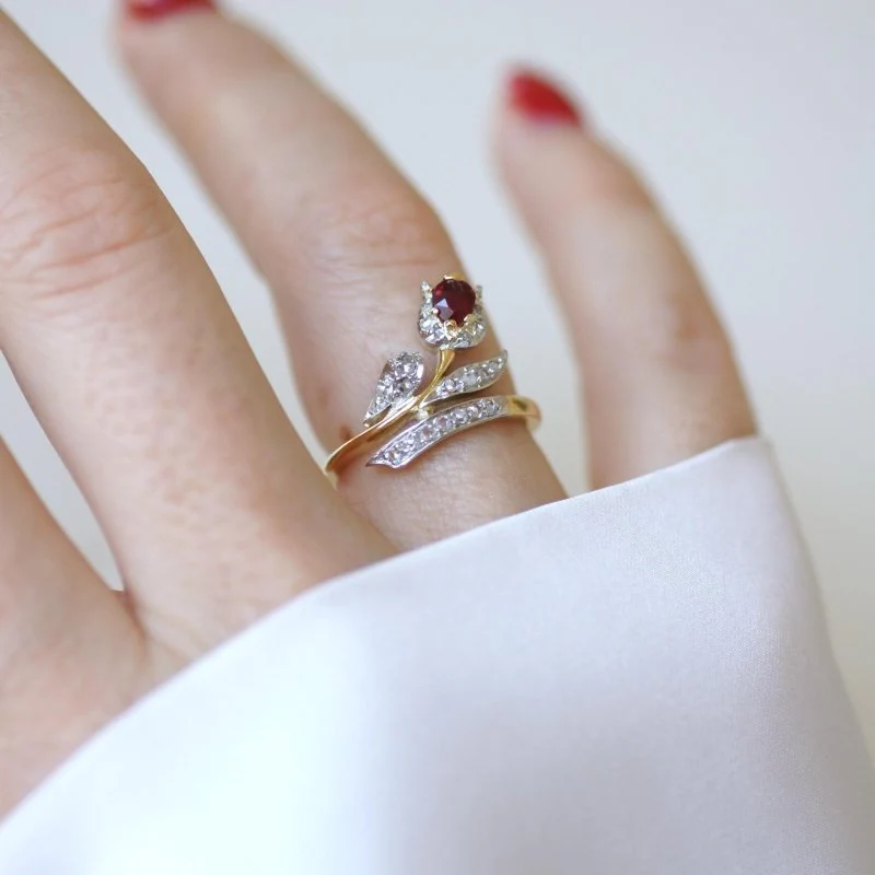 Bague en or jaune, platine, rubis et diamants - Image 8