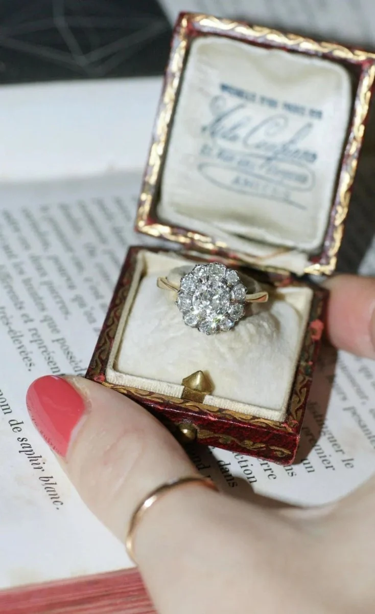 Bague Marguerite en or, platine et diamants - Image 10