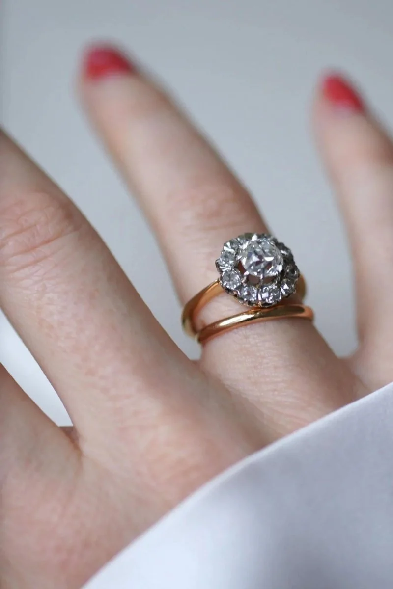 Bague Marguerite en or, platine et diamants - Image 4