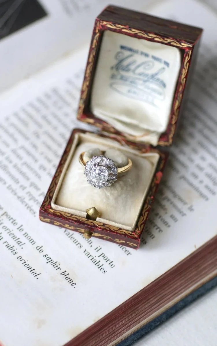 Bague Marguerite en or, platine et diamants - Image 6
