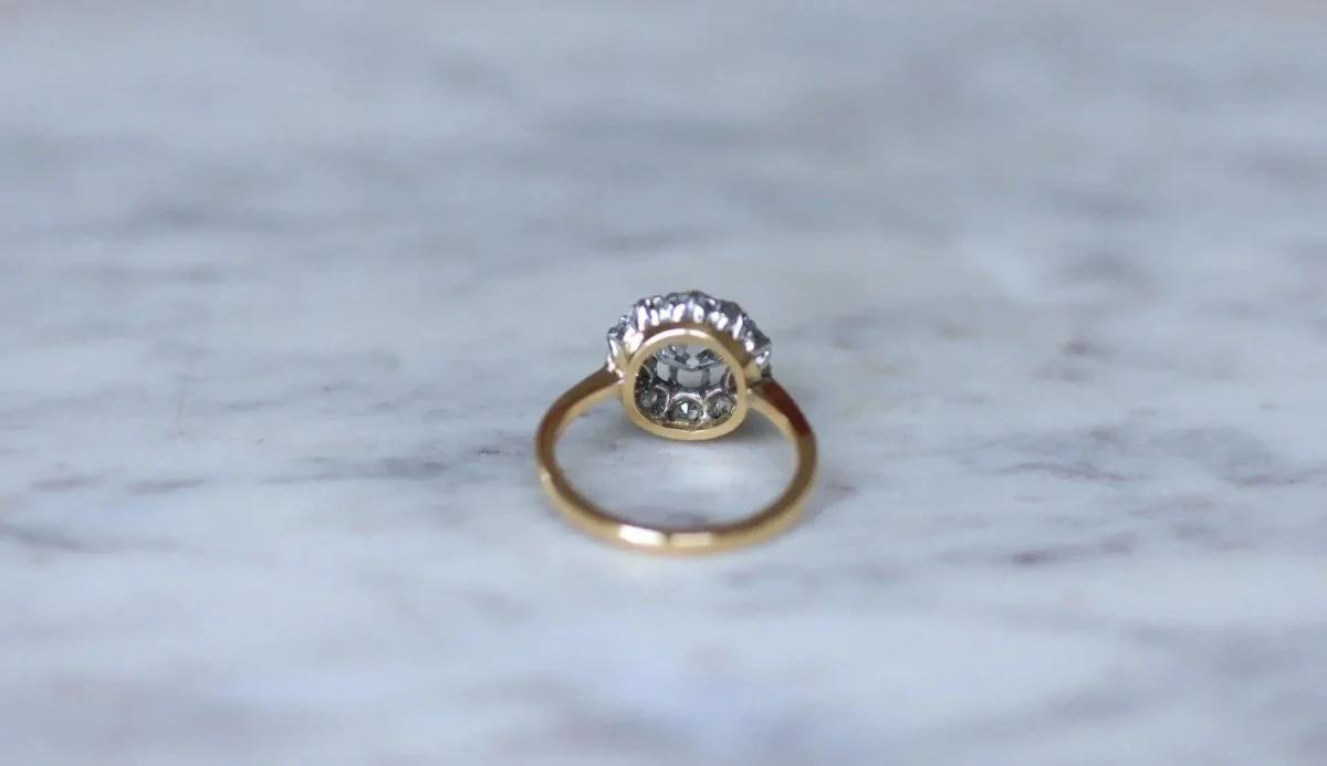 Bague Marguerite en or, platine et diamants - Image 9
