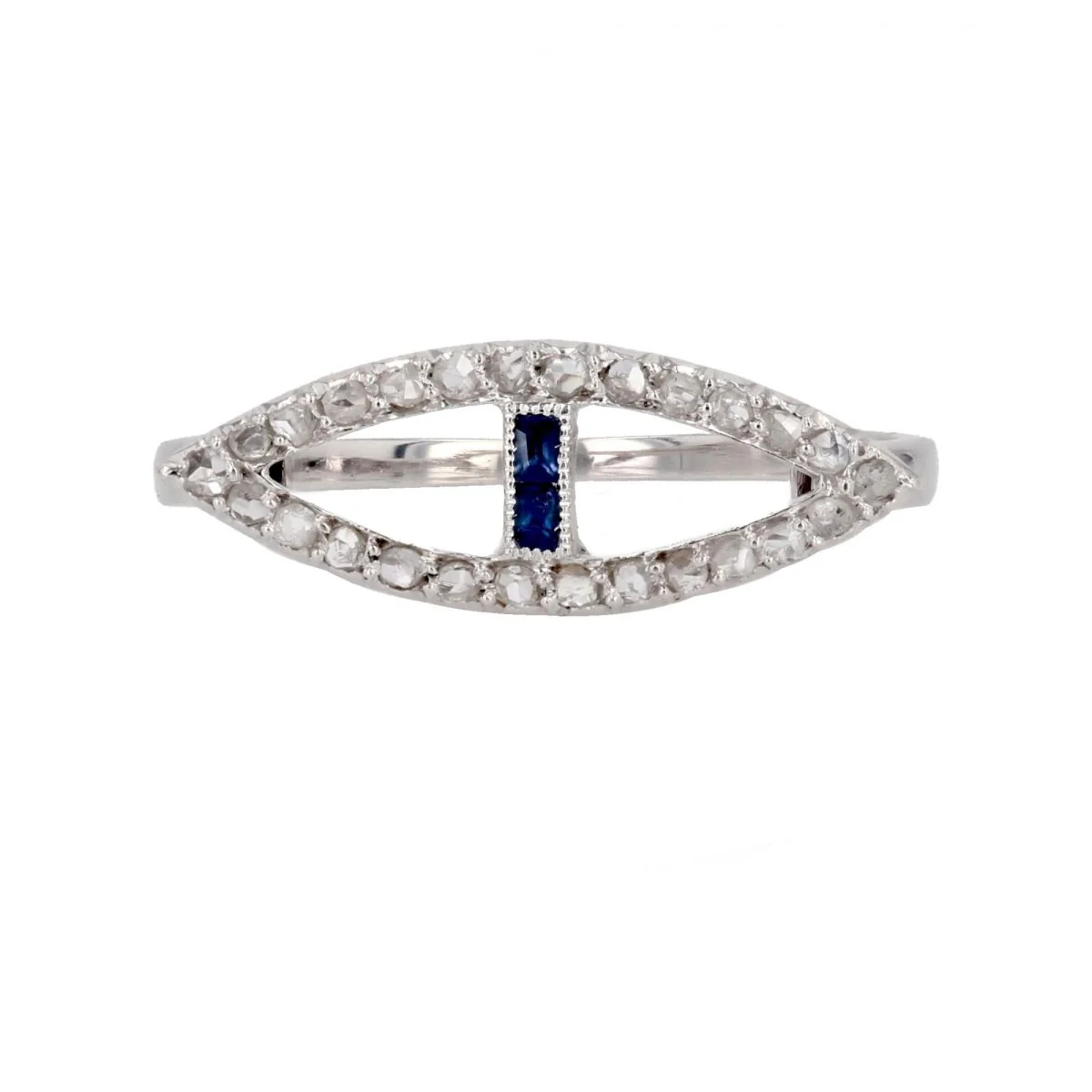 Bague Marquise en or blanc, platine, saphirs et diamants