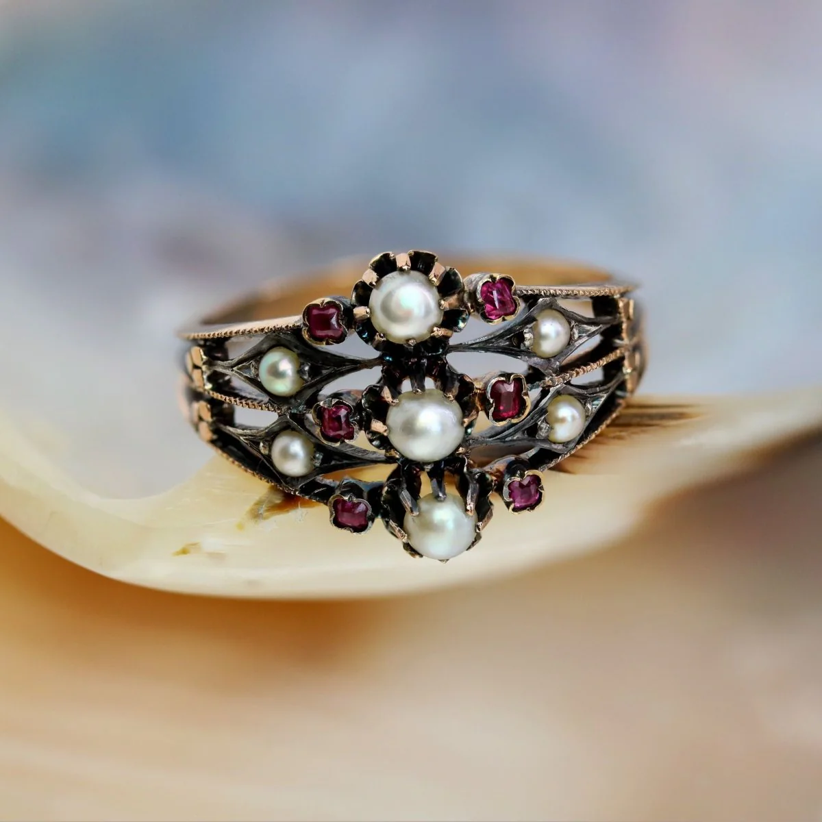 Bague ancienne 3 anneaux en or rose et argent avec perles fines et rubis - Image 3