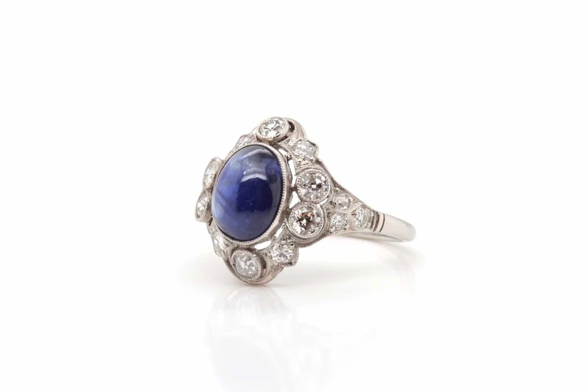 Bague ancienne saphir cabochon en platine