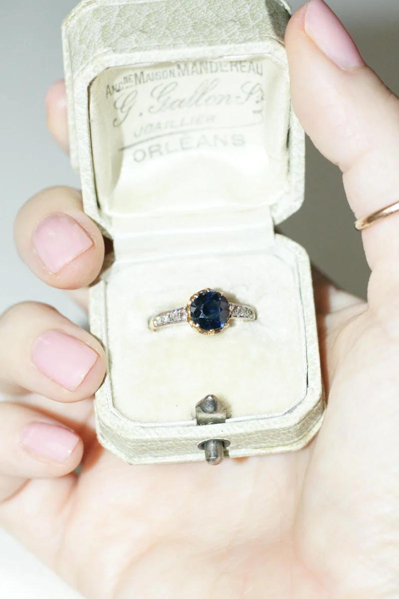 Bague Ancienne Solitaire Saphir 1,50 Cts et Diamants - Image 11