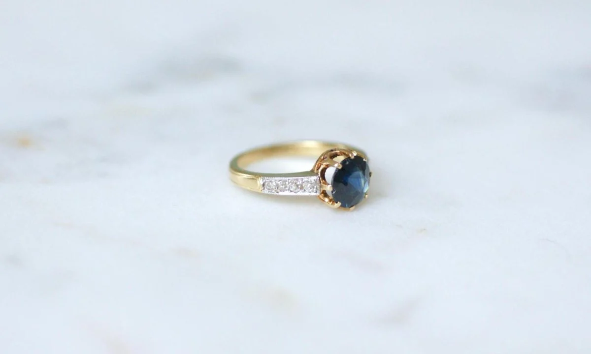 Bague Ancienne Solitaire Saphir 1,50 Cts et Diamants - Image 6