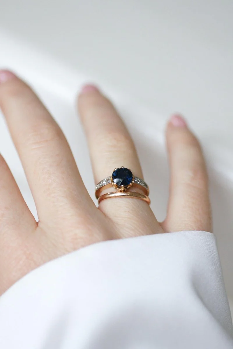 Bague Ancienne Solitaire Saphir 1,50 Cts et Diamants - Image 8