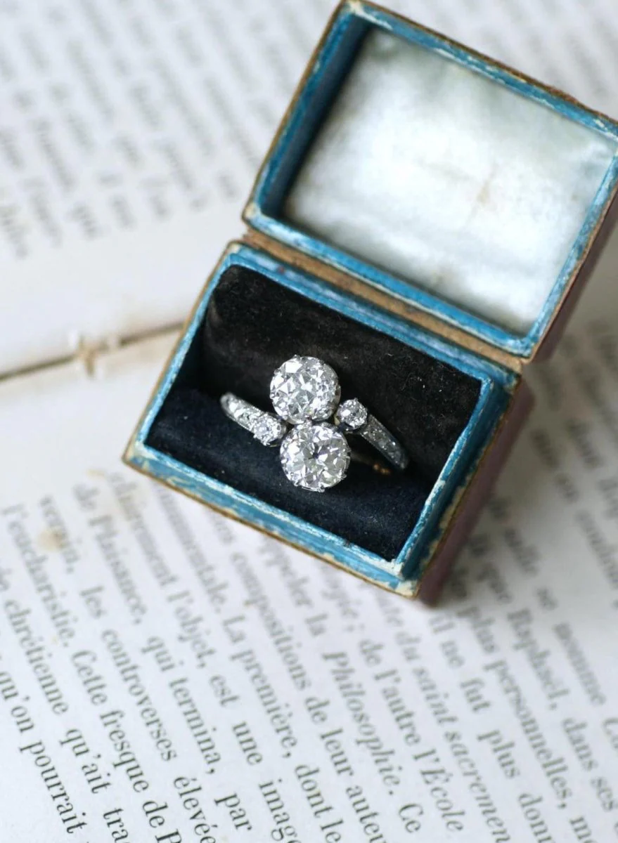 Bague Toi et Moi en or jaune, platine, et diamants - Image 10