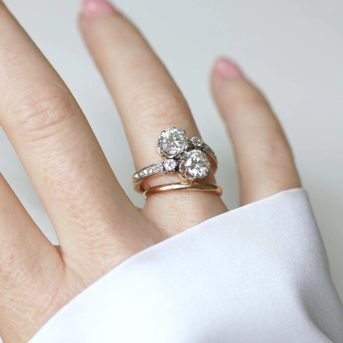 Bague Toi et Moi en or jaune, platine, et diamants - Image 2