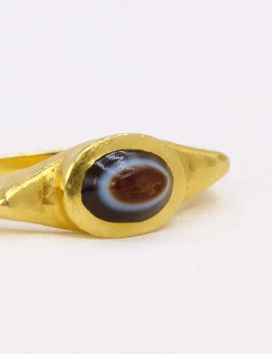 Bague antique intaille romaine sur agate figurant Athena de profil - Image 3