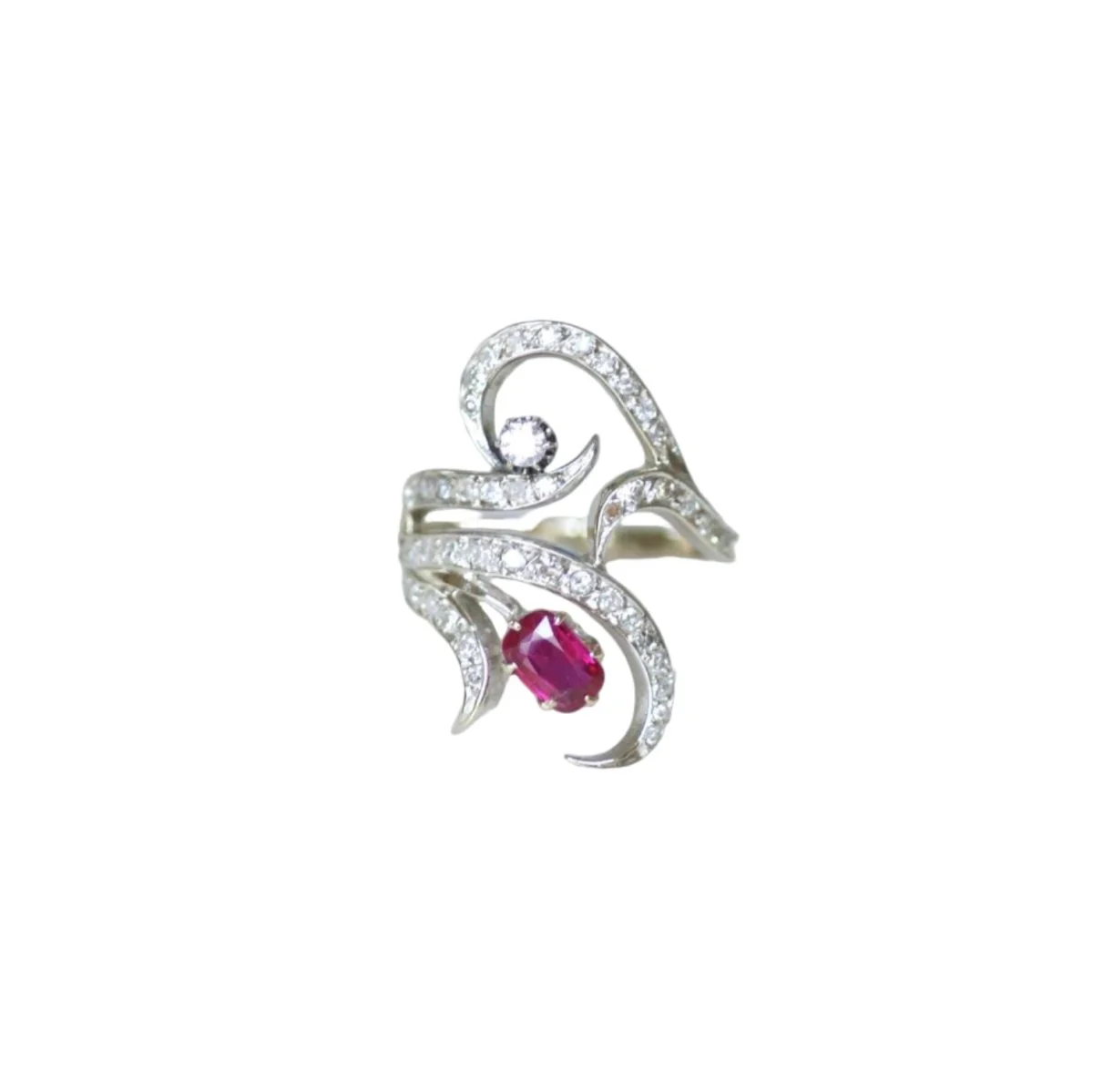 Bague en or blanc, rubis et diamants - Image 6