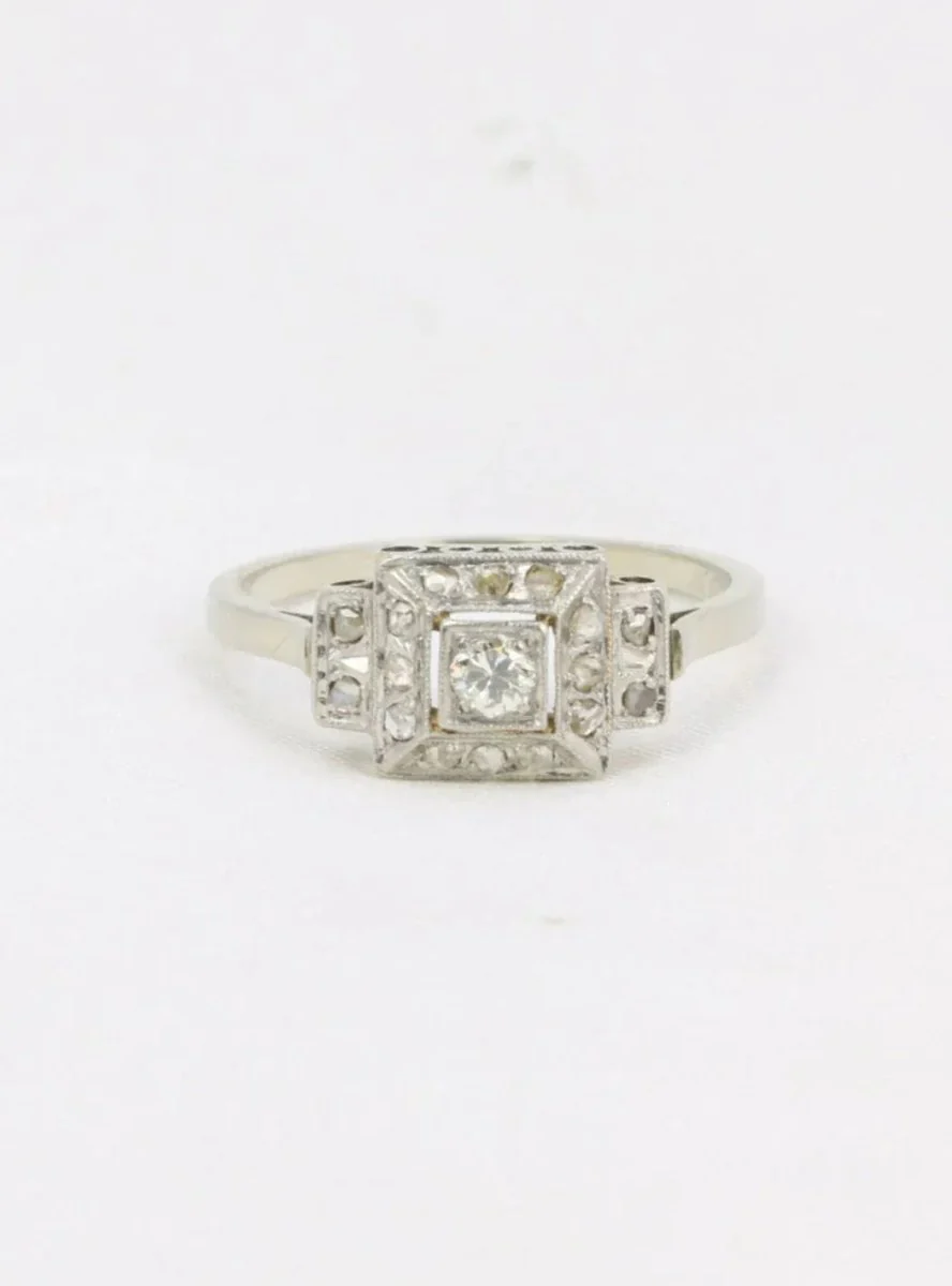 Bague Art Deco gradins or blanc platine diamants 0,15 ct
