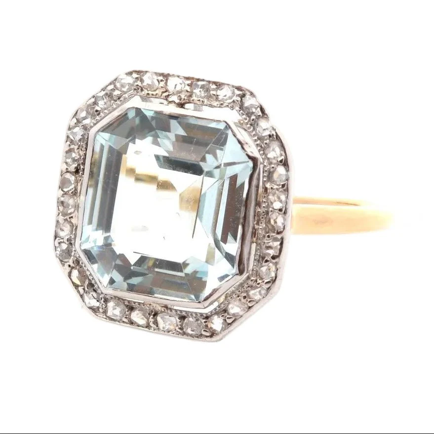 Bague Entourage en or jaune, platine, aigue-marine et diamants - Image 2
