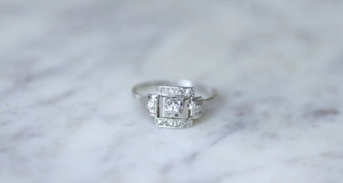 Bague Art Deco carrée diamants - Image 3