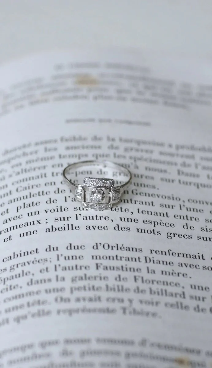 Bague Art Deco carrée diamants - Image 6