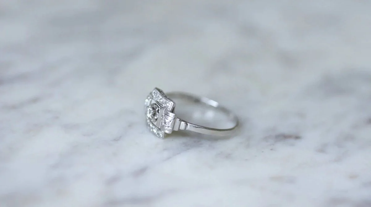 Bague Art Deco carrée diamants - Image 7