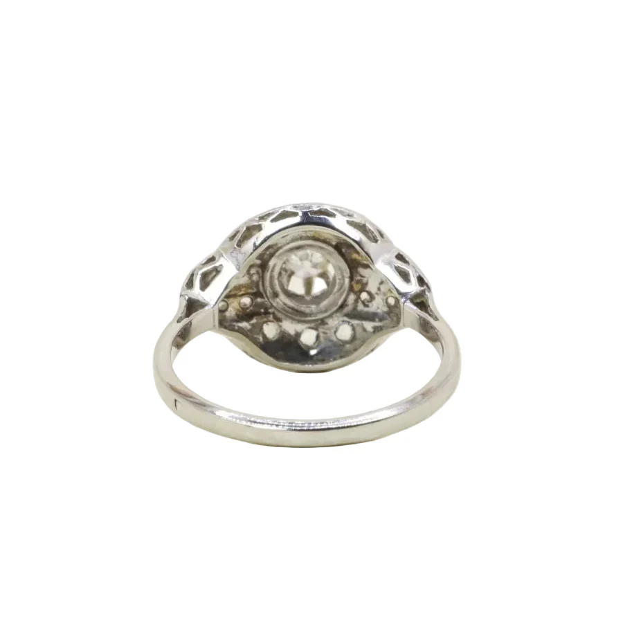 Bague Entourage en or blanc, platine et diamants - Image 4