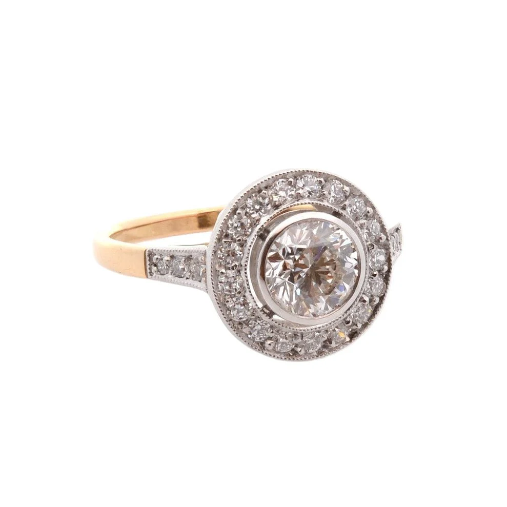 Bague Entourage en platine, or jaune, et diamants - Image 4