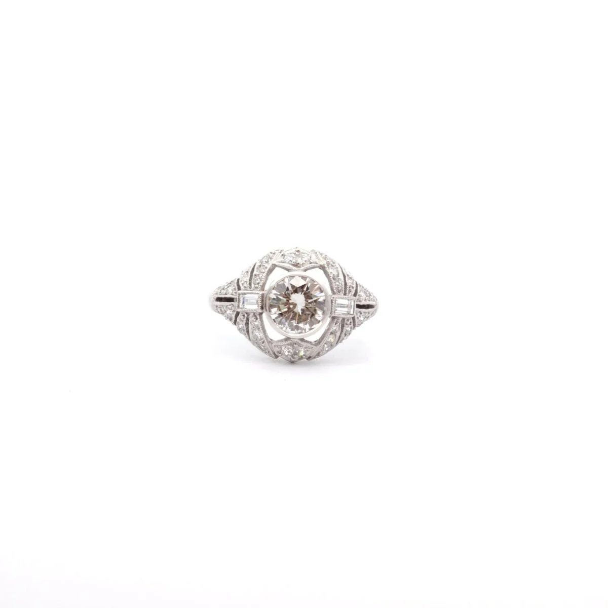 Bague Entourage en platine et diamants - Image 2