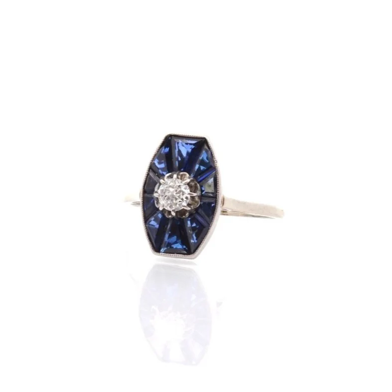 Bague Entourage en platine, diamant et saphirs synthétiques - Image 4