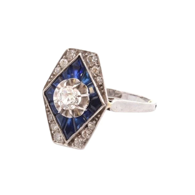 Bague Entourage en or blanc, saphirs et diamants. - Image 4