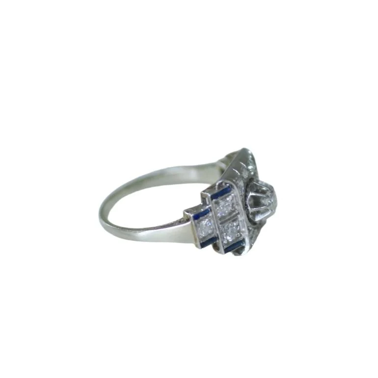 Bague Art Déco en or blanc, platine, diamants et saphirs - Image 4