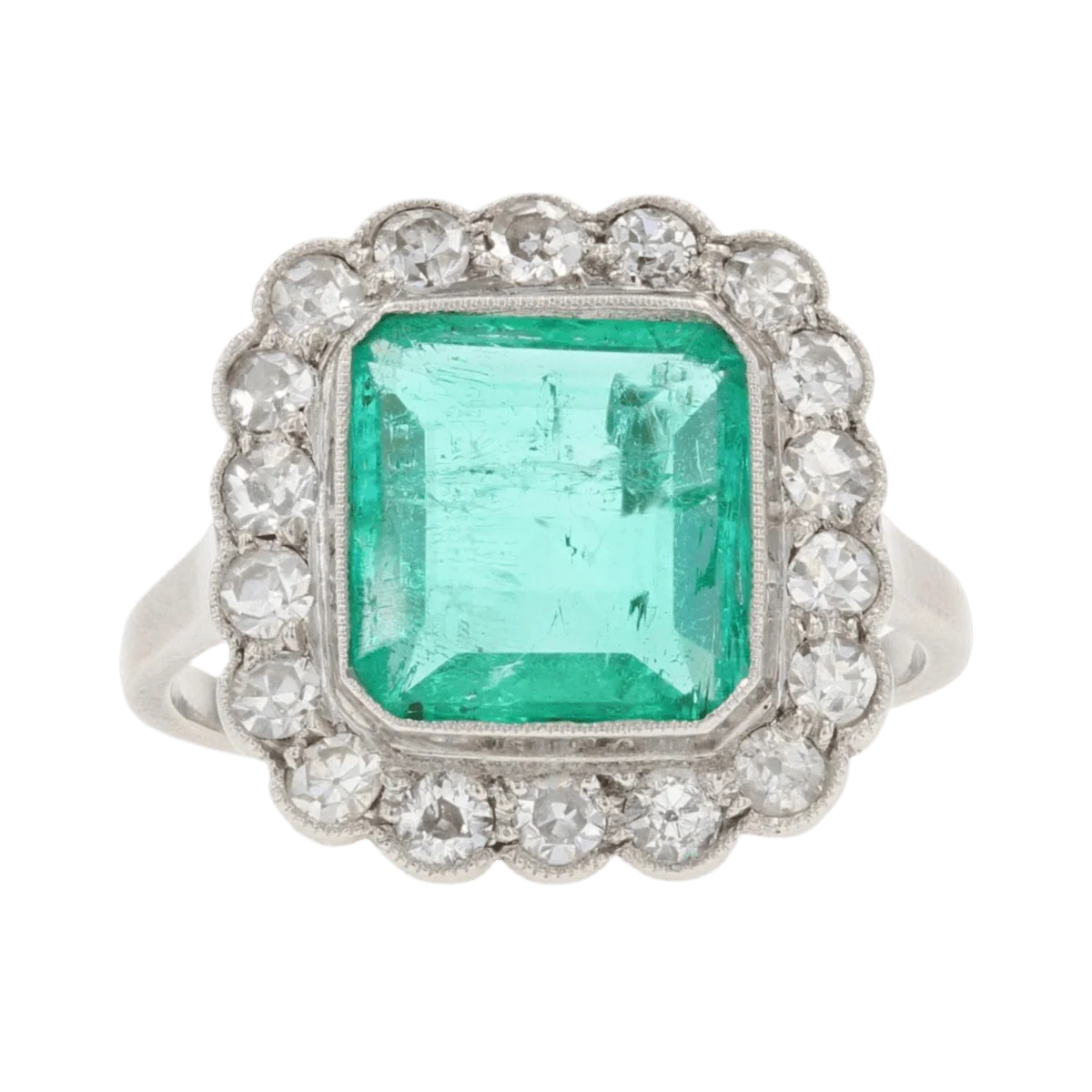 Bague Entourage en platine, émeraude et diamants