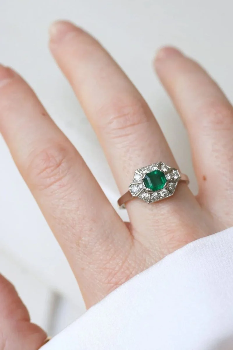 Bague Art Deco Emeraude et Diamants sur Platine - Image 4