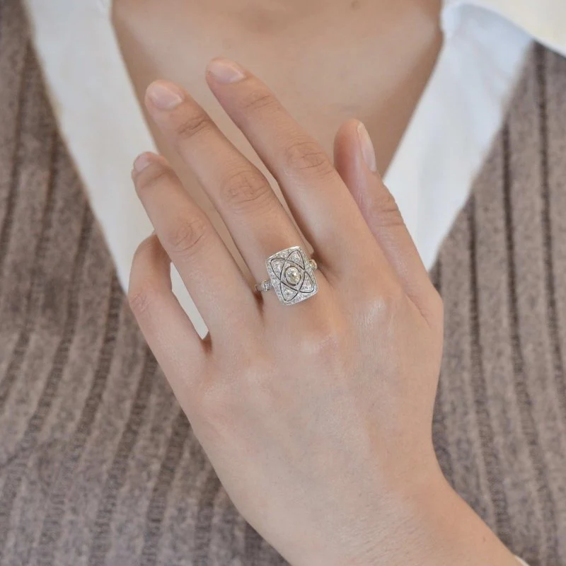 Bague Marquise en platine et diamants - Image 2