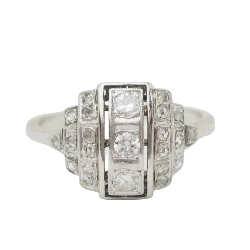 Bague en or blanc, platine et diamants