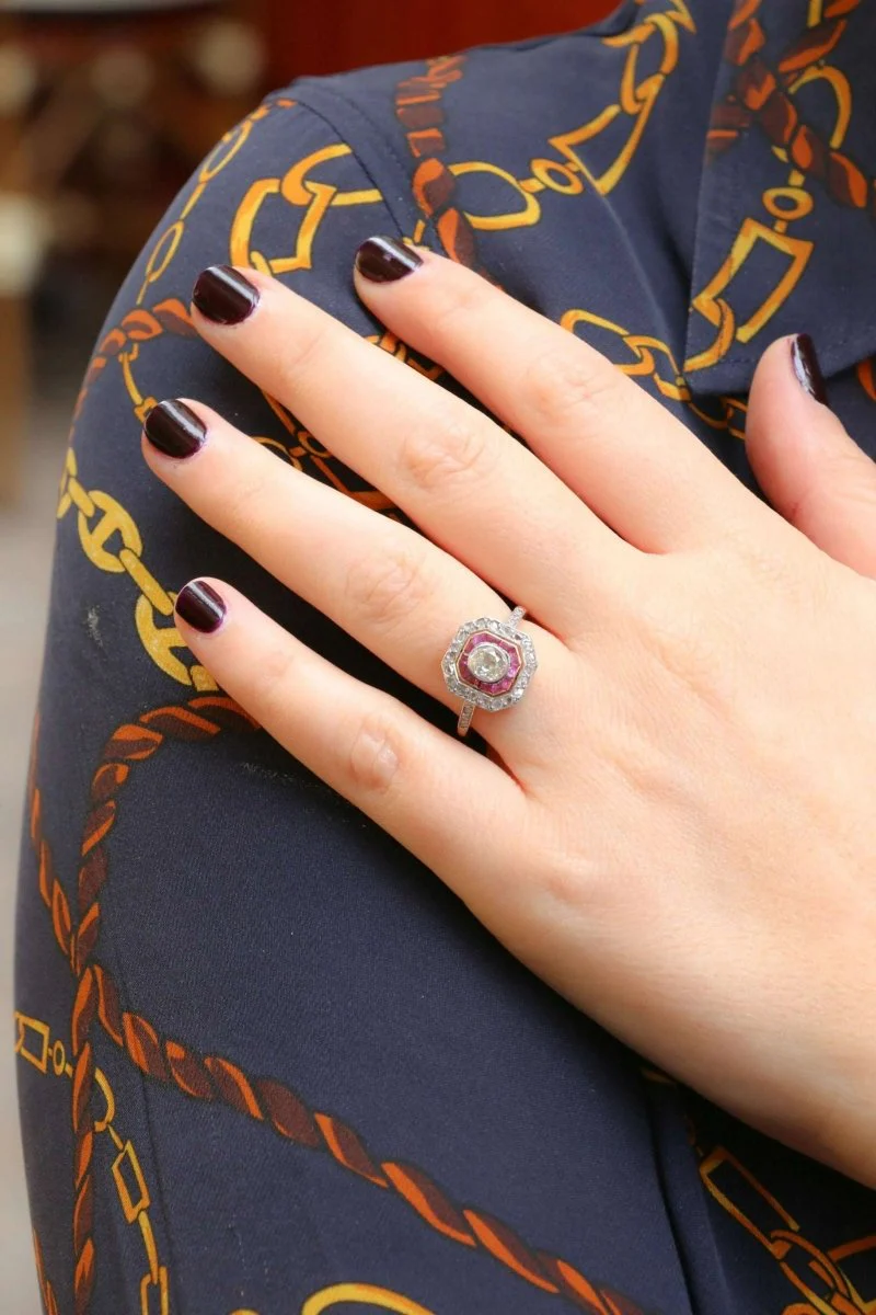Bague Art Deco or diamants rubis calibrés - Image 9