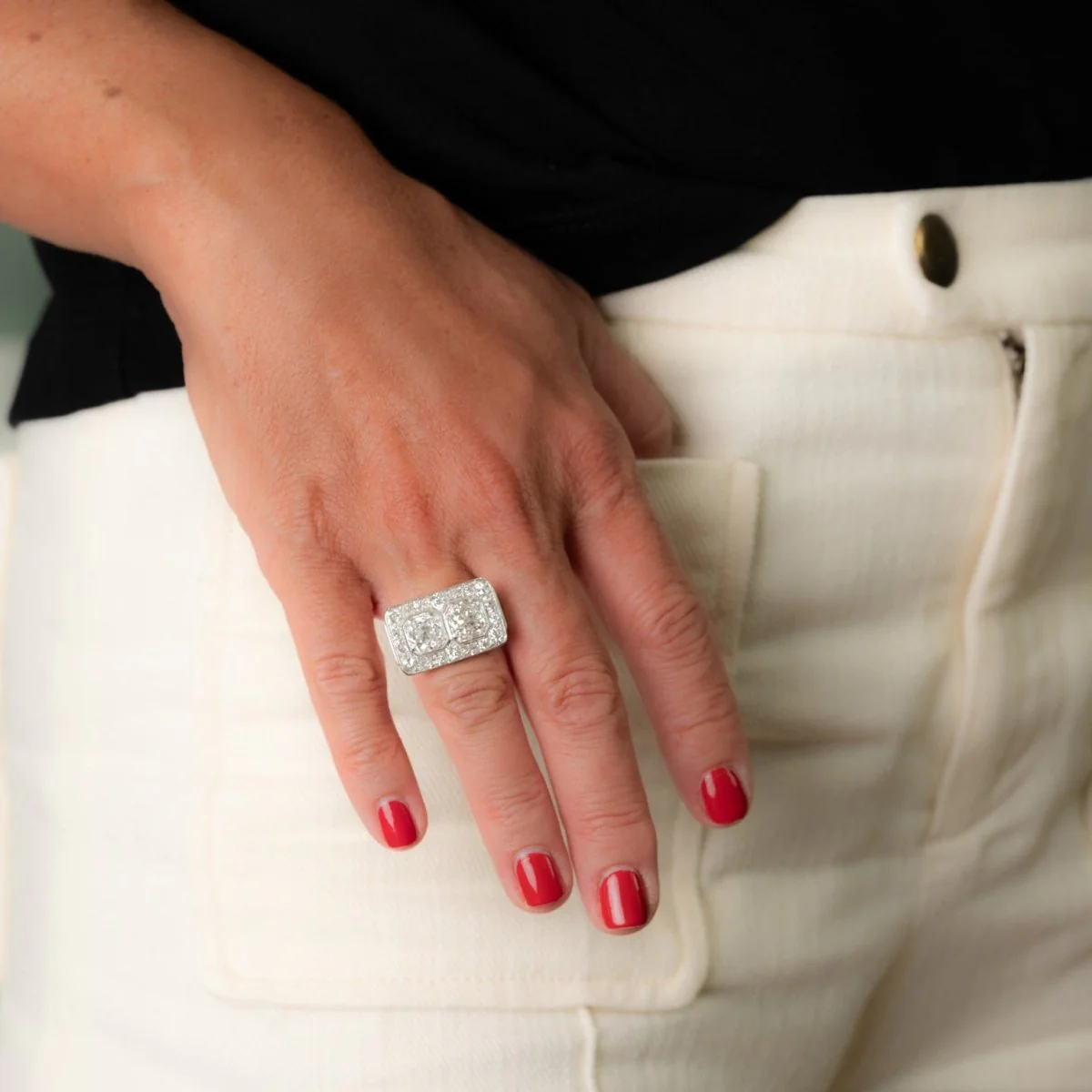 Bague Art déco rectangulaire en or blanc, platine et diamants - Image 2