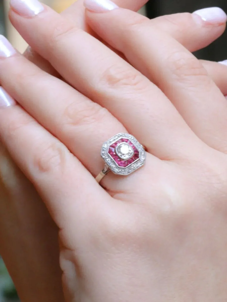 Bague Art Deco diamants taille ancienne rubis calibrés - Image 2
