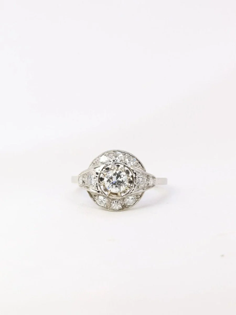 Bague Art-Déco en platine et diamants