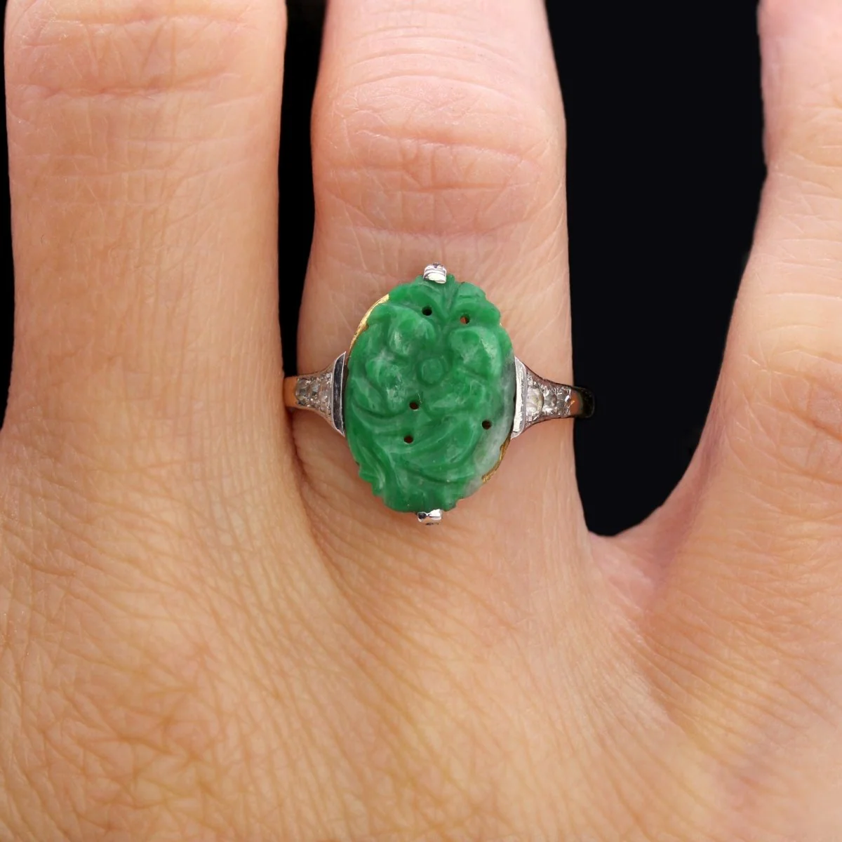 Bague Dôme en platine, or jaune, jade, et diamants - Image 2